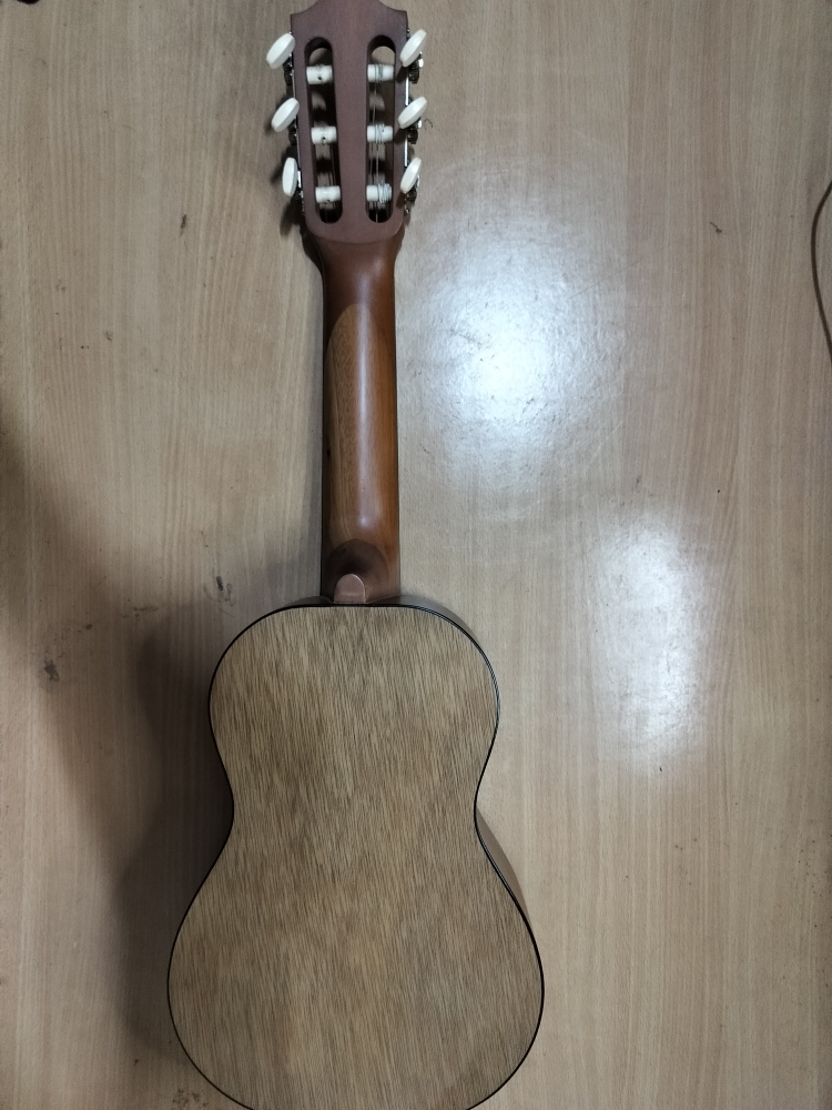 Buy Used 'Yamaha GL1 Guitalele Guitar Ukulele' Online