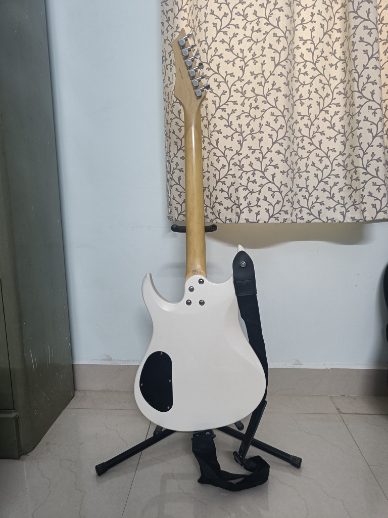Buy Used 'Washburn XMSTD2PWH Electric Guitar Xm Series Pearl